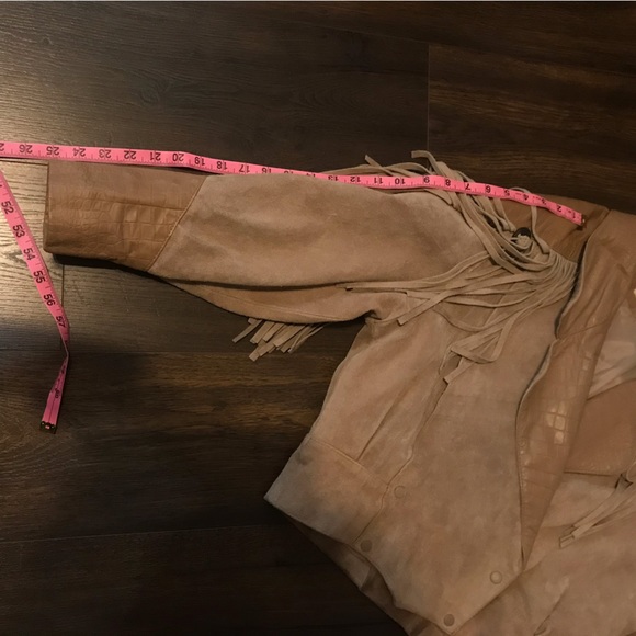G-III VINTAGE tan leather fringe jacket - Picture 9 of 14